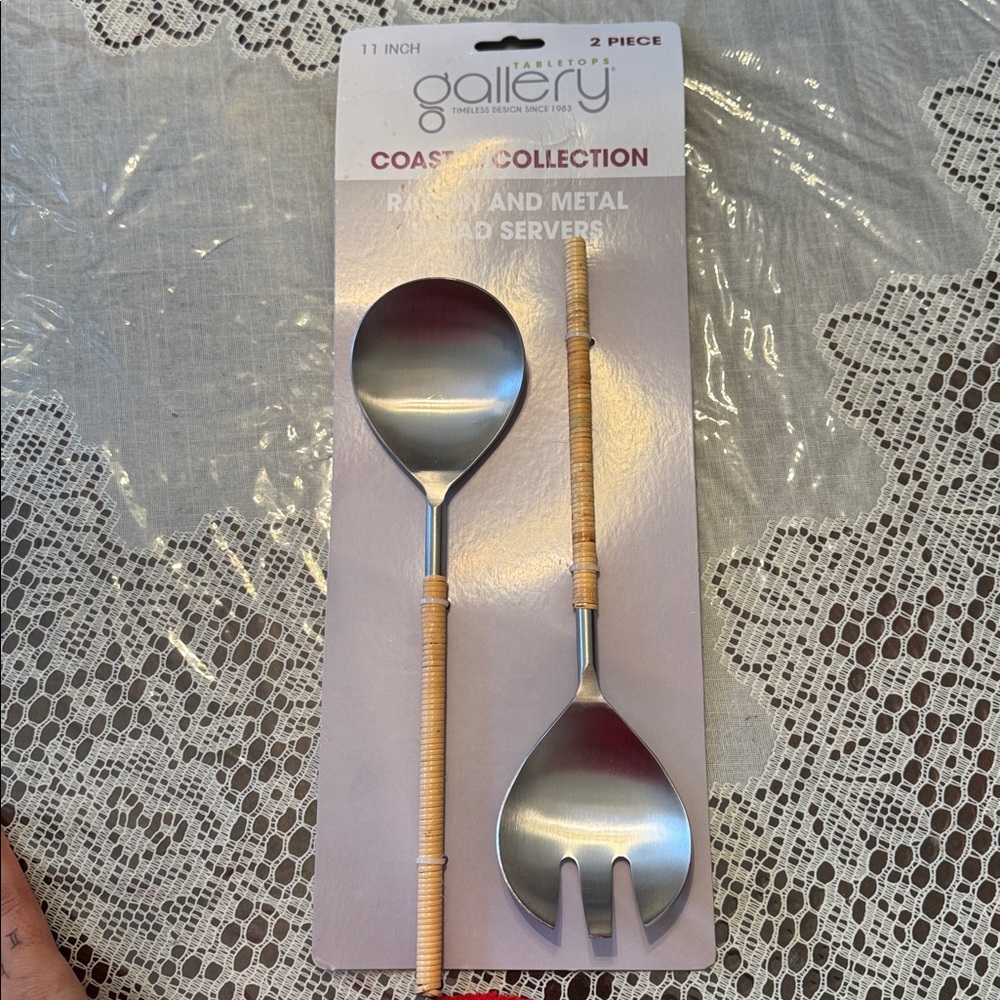 bnwt NATURAL RATTAN HANDLED SALAD SERVERS - Picture 2 of 2